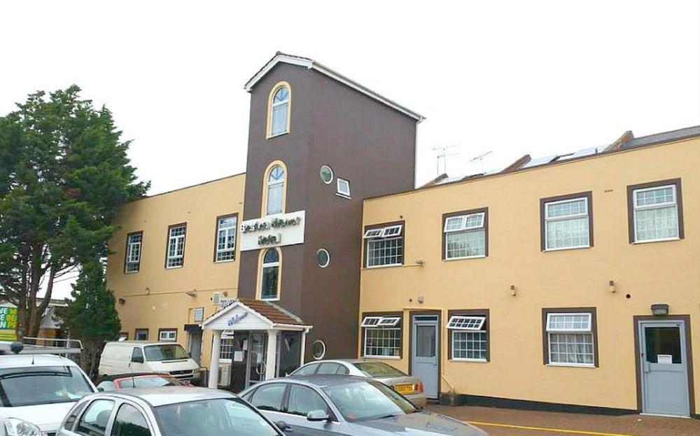 Oyo Bostons Manor Hotel, Hanwell London Greenford  Exteriér fotografie