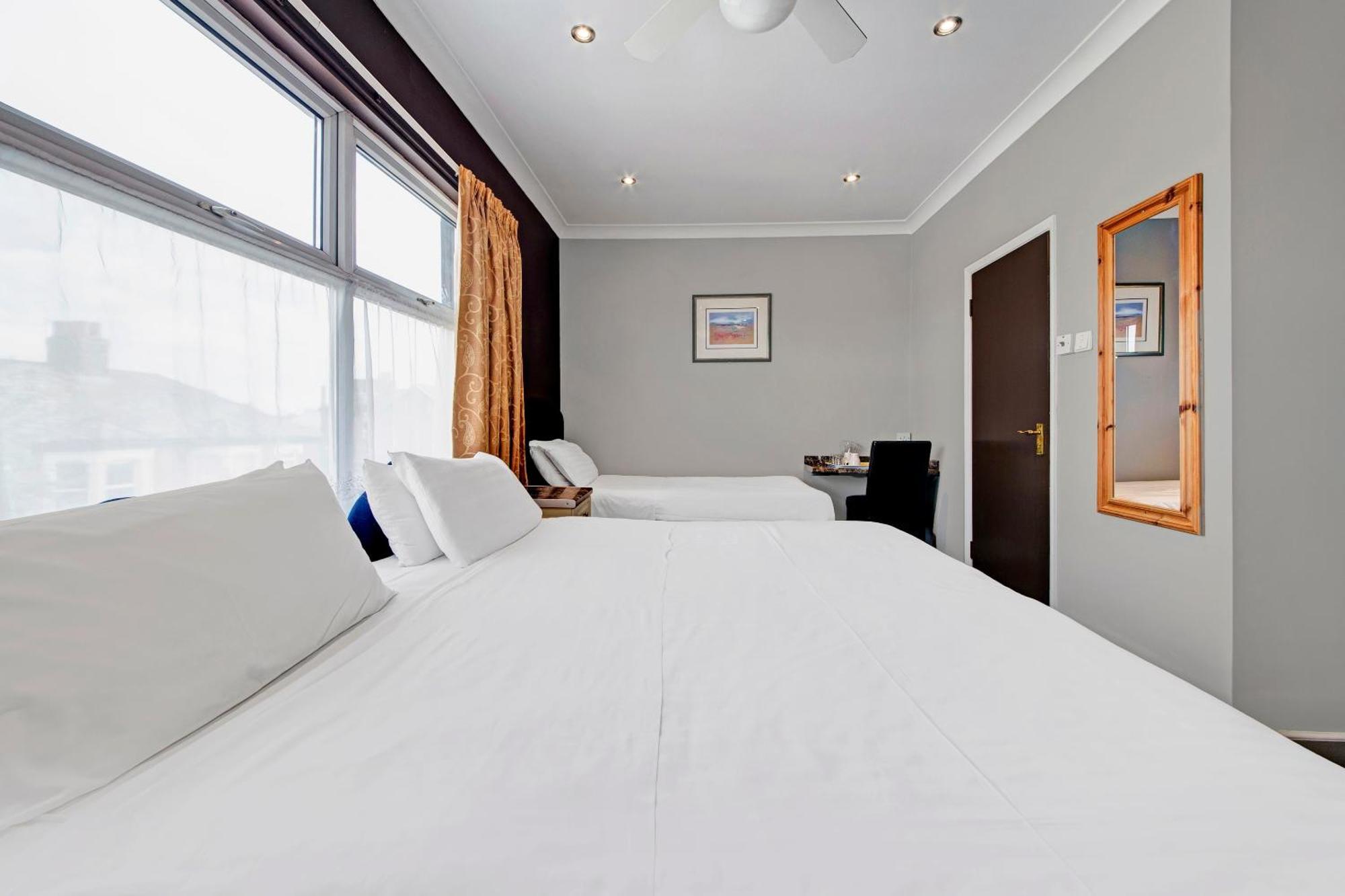 Oyo Bostons Manor Hotel, Hanwell London Greenford  Exteriér fotografie