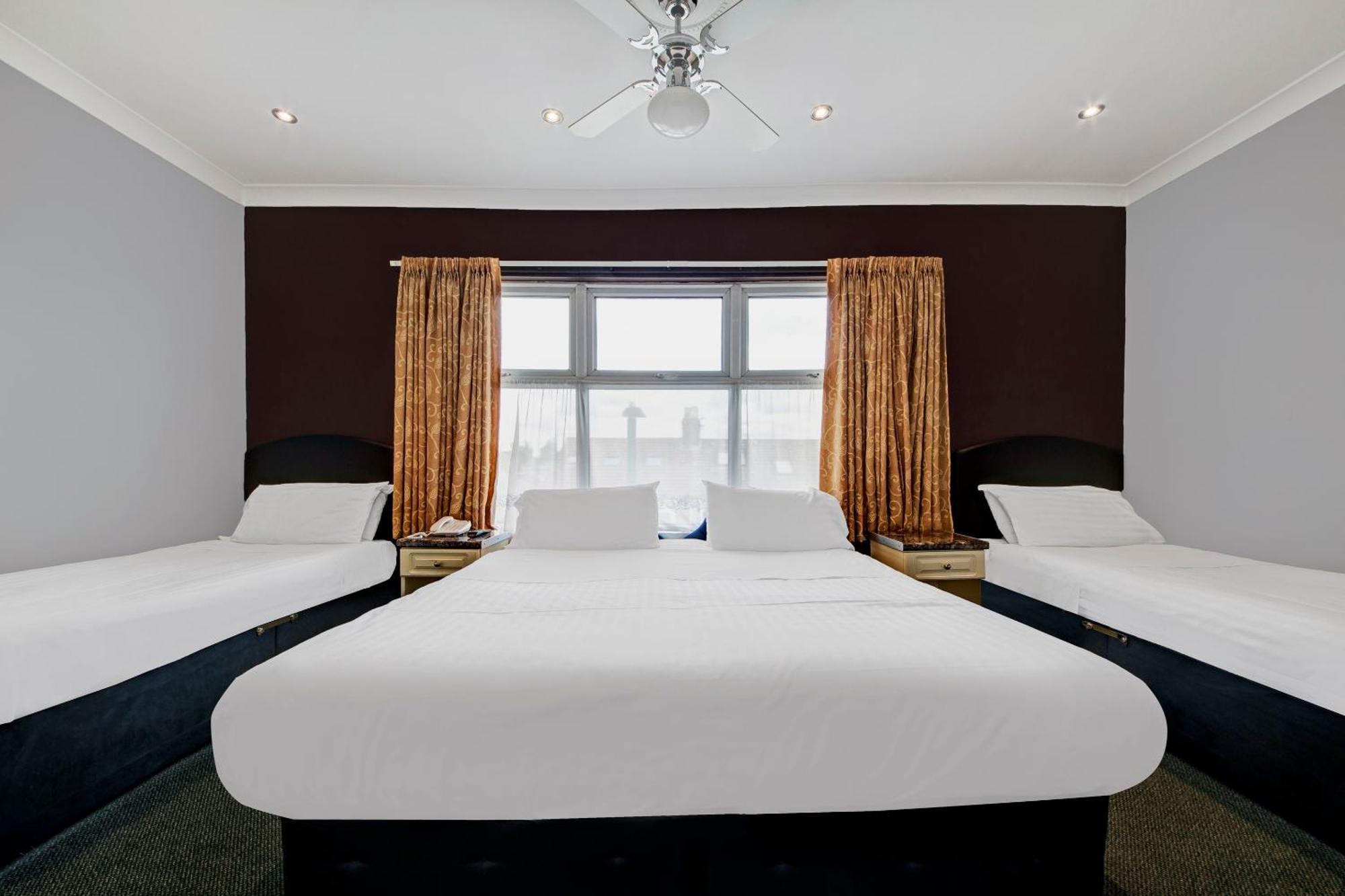 Oyo Bostons Manor Hotel, Hanwell London Greenford  Exteriér fotografie
